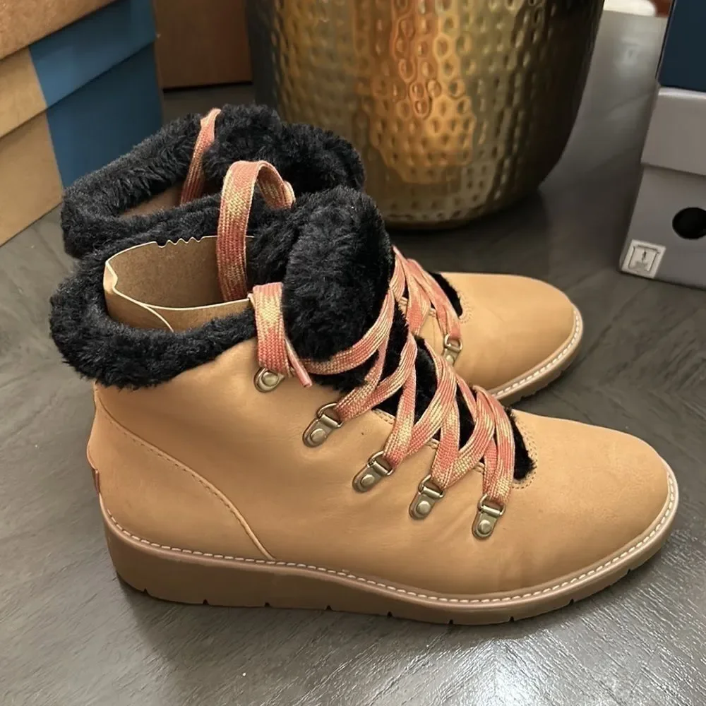 DR. SCHOLL'S Women's So Cozy Booties